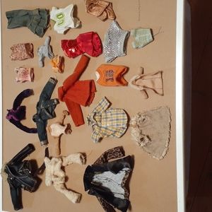 BRATZ 21 pieces of clothing